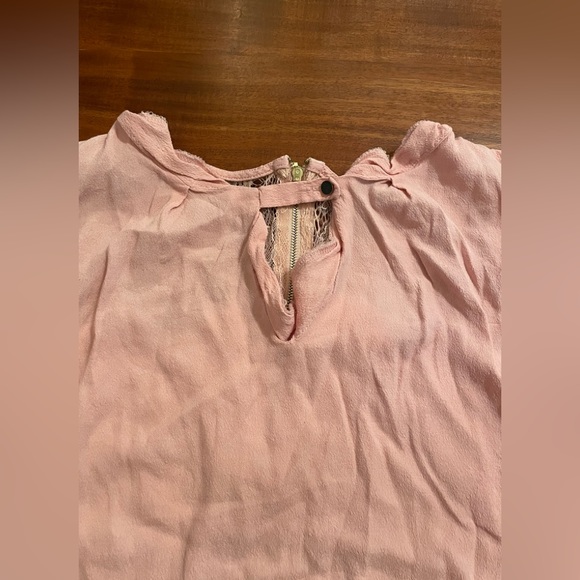 nikimoto rayon Pink blouse with lace trim Rear Quarter Zip Sz XL - Picture 2 of 7